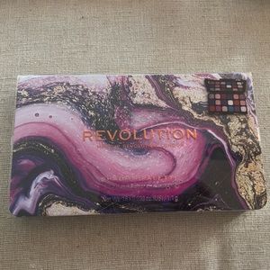 Revolution Shadow Palette